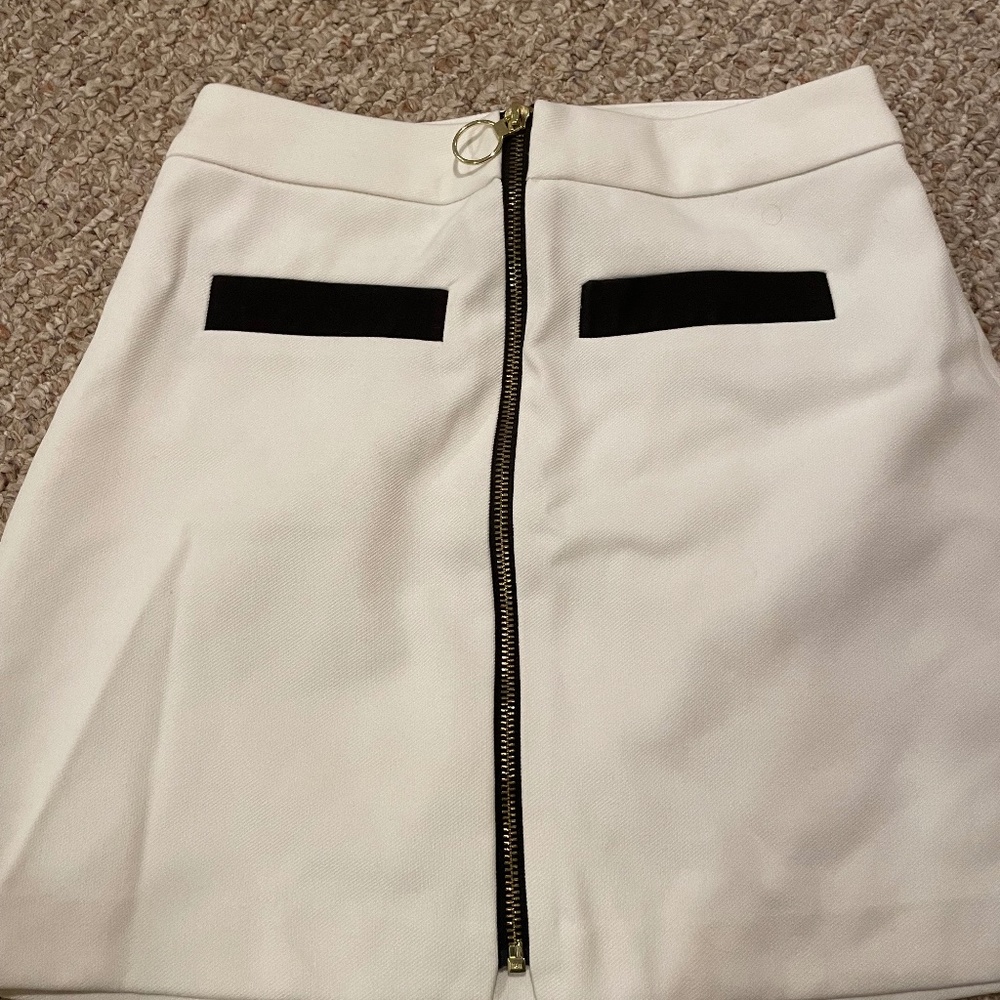 6 skirts! Lot of skirts - Zara, Pac Sun, American Eag… great for teen at school